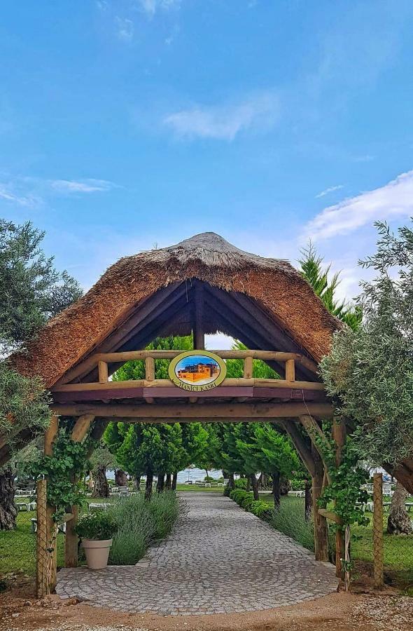 Manici Kasri Hotel Кючуккую Екстериор снимка